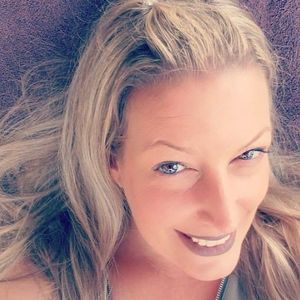 Meet your Posher, Marie-elena